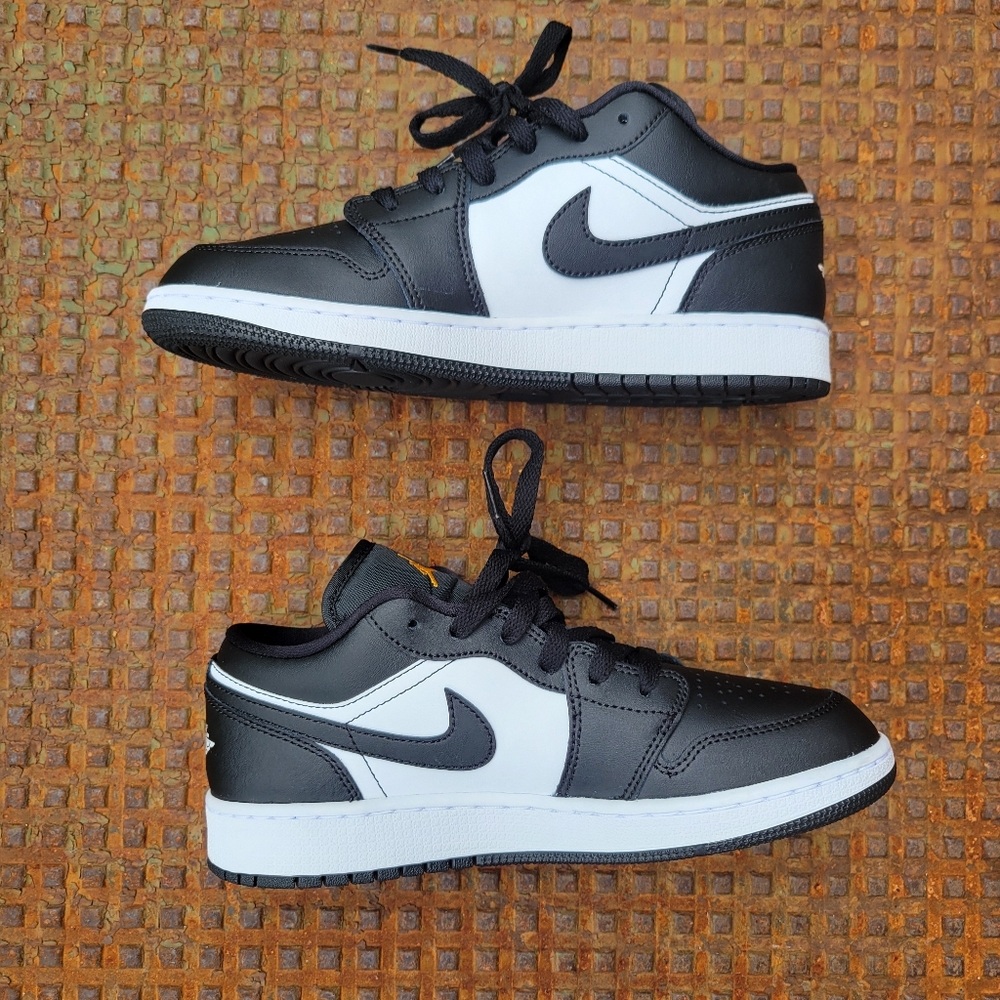 Jordan 1 Low Retro "Hologram" - Picture 6 of 14